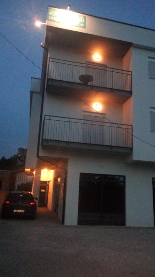 Apartmani Imamovic Dubrave Gornje Eksteriør billede